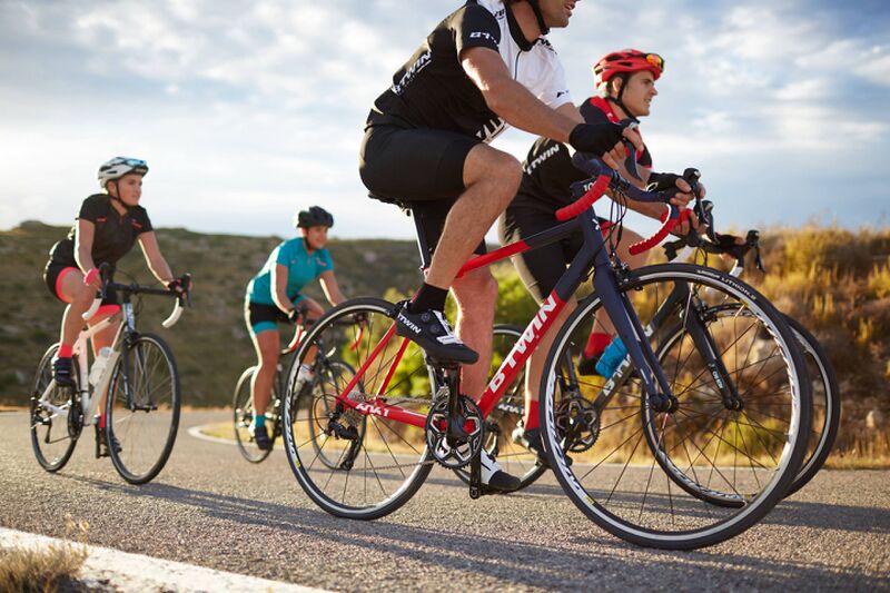 File:Btwin-triban-540-road-bike-105-triban-540-road-bike-105-2017 20-large.jpg